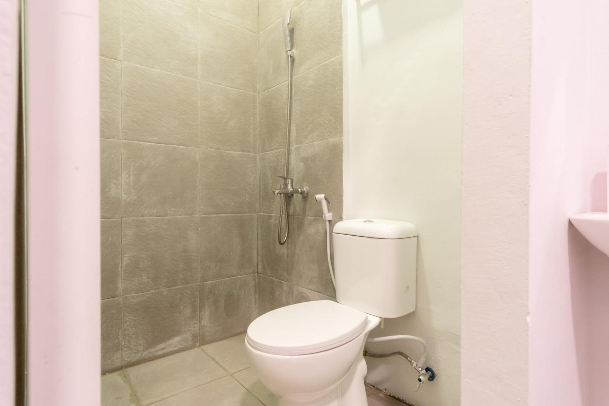 Hotel O Metropolitan Homestay Near Komplek Asia Megamas Medan Ngoại thất bức ảnh