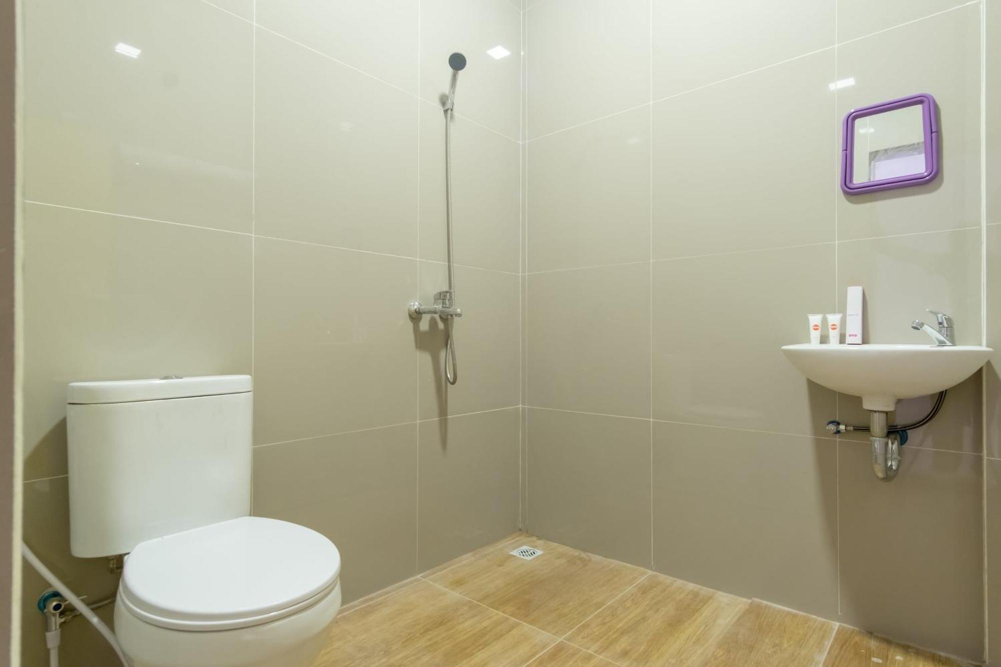 Hotel O Metropolitan Homestay Near Komplek Asia Megamas Medan Ngoại thất bức ảnh